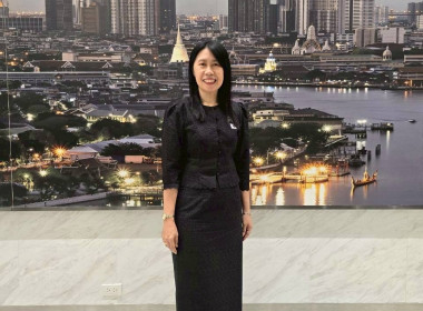 ถวายสักการะพระบรมศพ สมเด็จพระนางเจ้าสิริกิติ์ ... พารามิเตอร์รูปภาพ 1