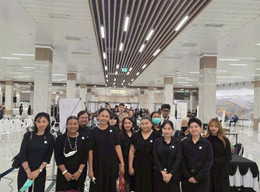 ถวายสักการะพระบรมศพ สมเด็จพระนางเจ้าสิริกิติ์ ... พารามิเตอร์รูปภาพ 5